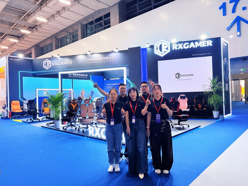 Anji Ruixing Furniture Co., Ltd. expone con éxito en la 57ª Feria Internacional del Mueble de China (Guangzhou)